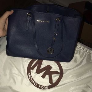 Michael Kors Jet Set Travel Large East West Tote Navy Blue